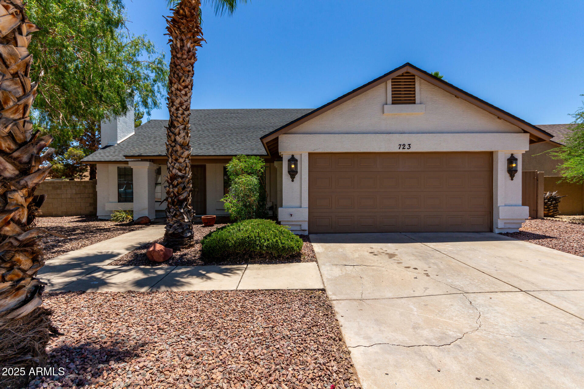 Property Photo: 723 E Piute Avenue AZ 85024