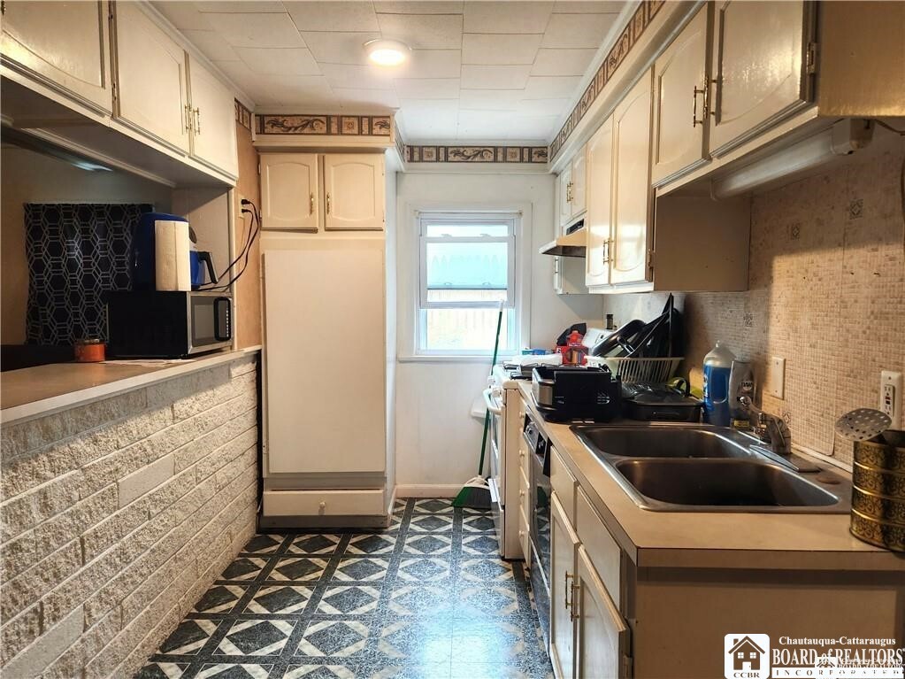 Property Photo: 515 Newland Avenue NY 14701