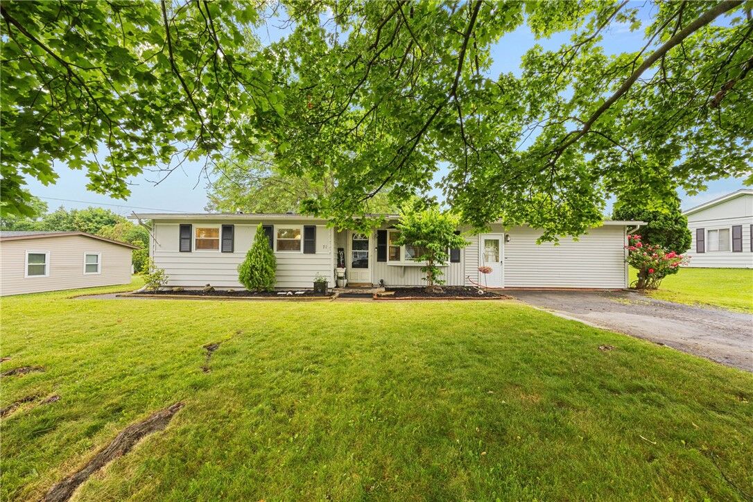 Property Photo:  71 Bennett Street  NY 14456 
