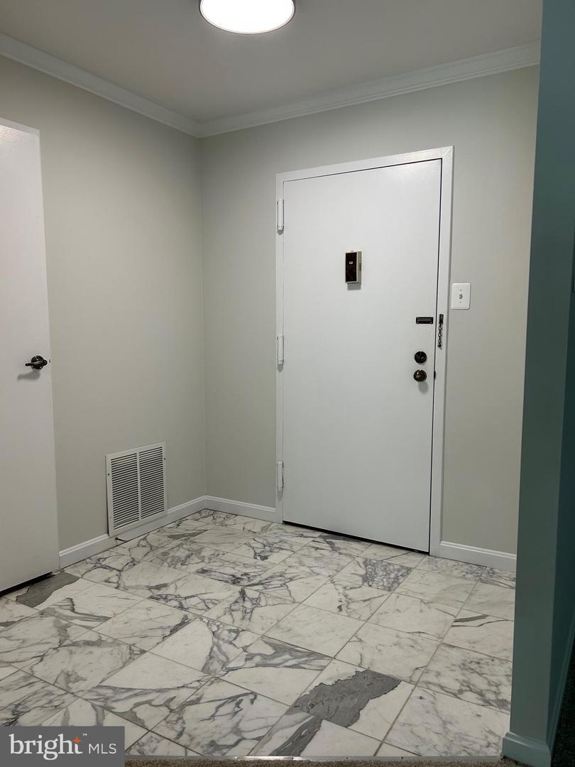 Property Photo: 10300 Bushman Drive 102 VA 22124