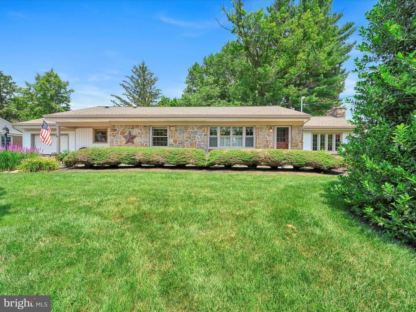 2109 Lyndell Drive  Lancaster PA 17601 photo