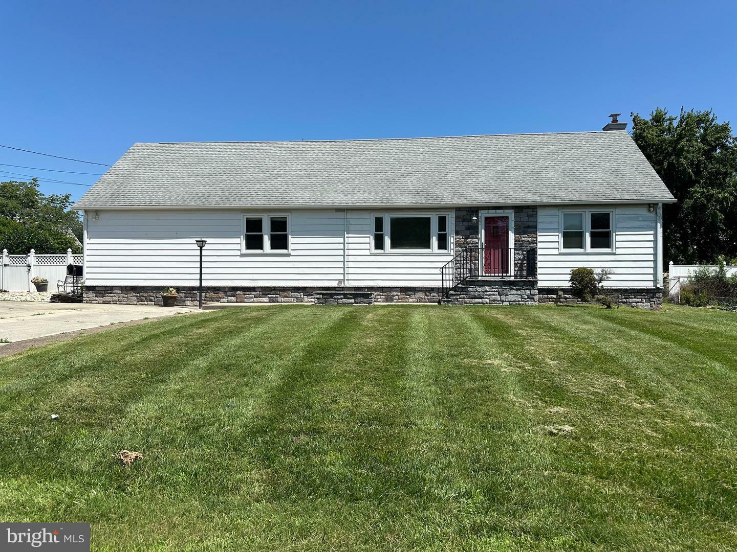34 Lanning Street  Ewing NJ 08618 photo