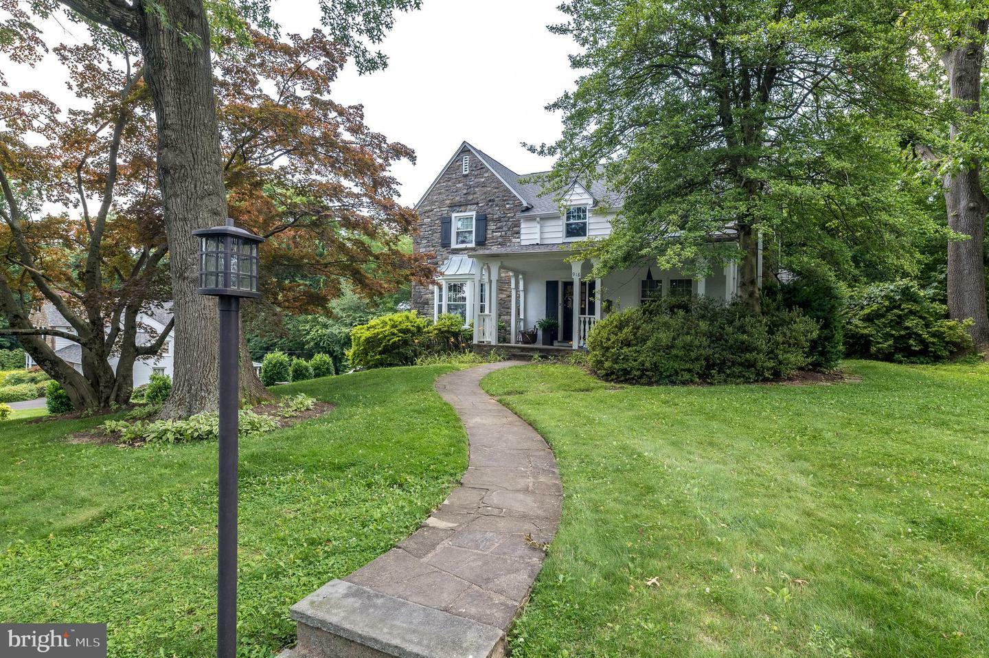 Property Photo: 918 Woodcrest Road PA 19001