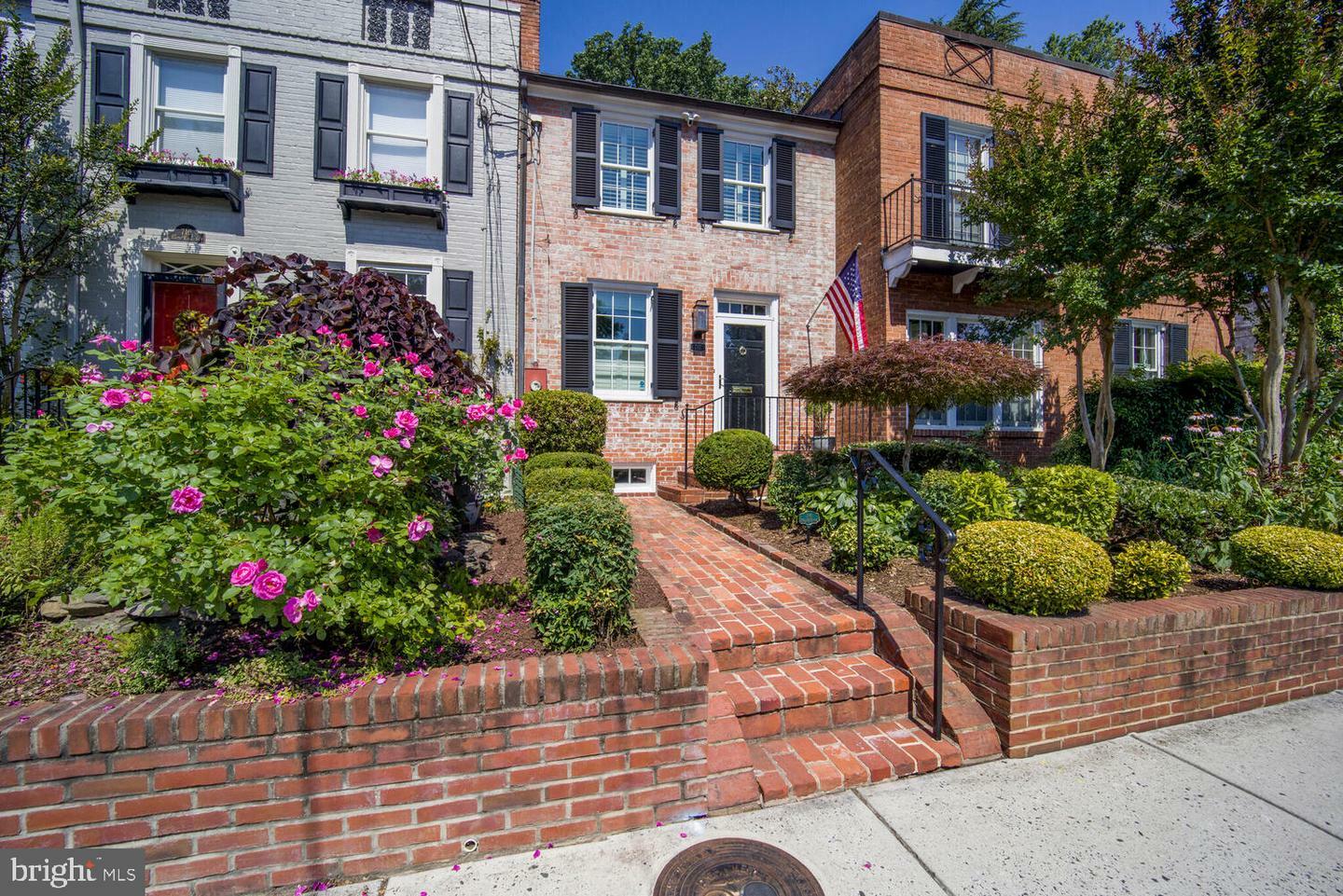 717 S Royal Street  Alexandria VA 22314 photo