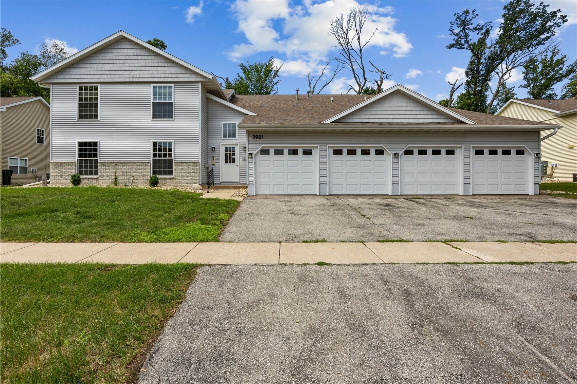 3921 Lexington Drive NE Unit C  Cedar Rapids IA 52402 photo