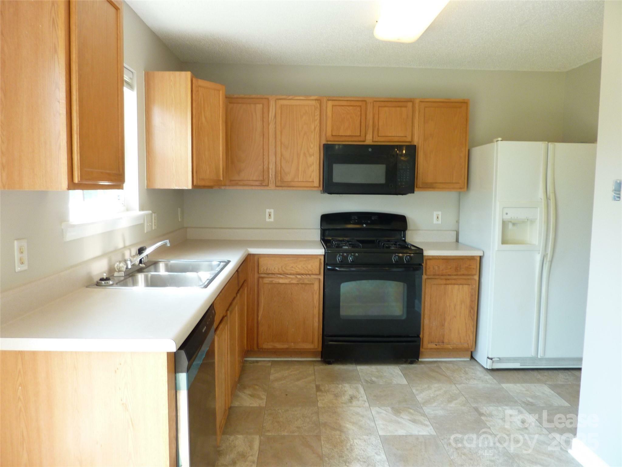 Property Photo: 8841 Laurel Run Drive NC 28269