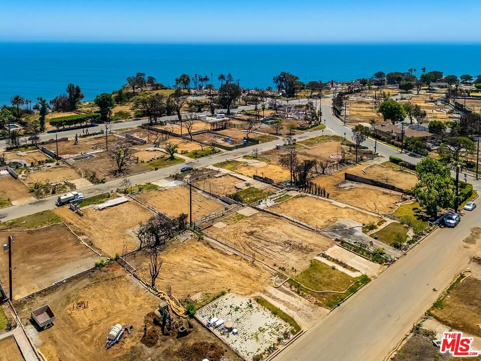 Property Photo: 16930 Bollinger Dr CA 90272