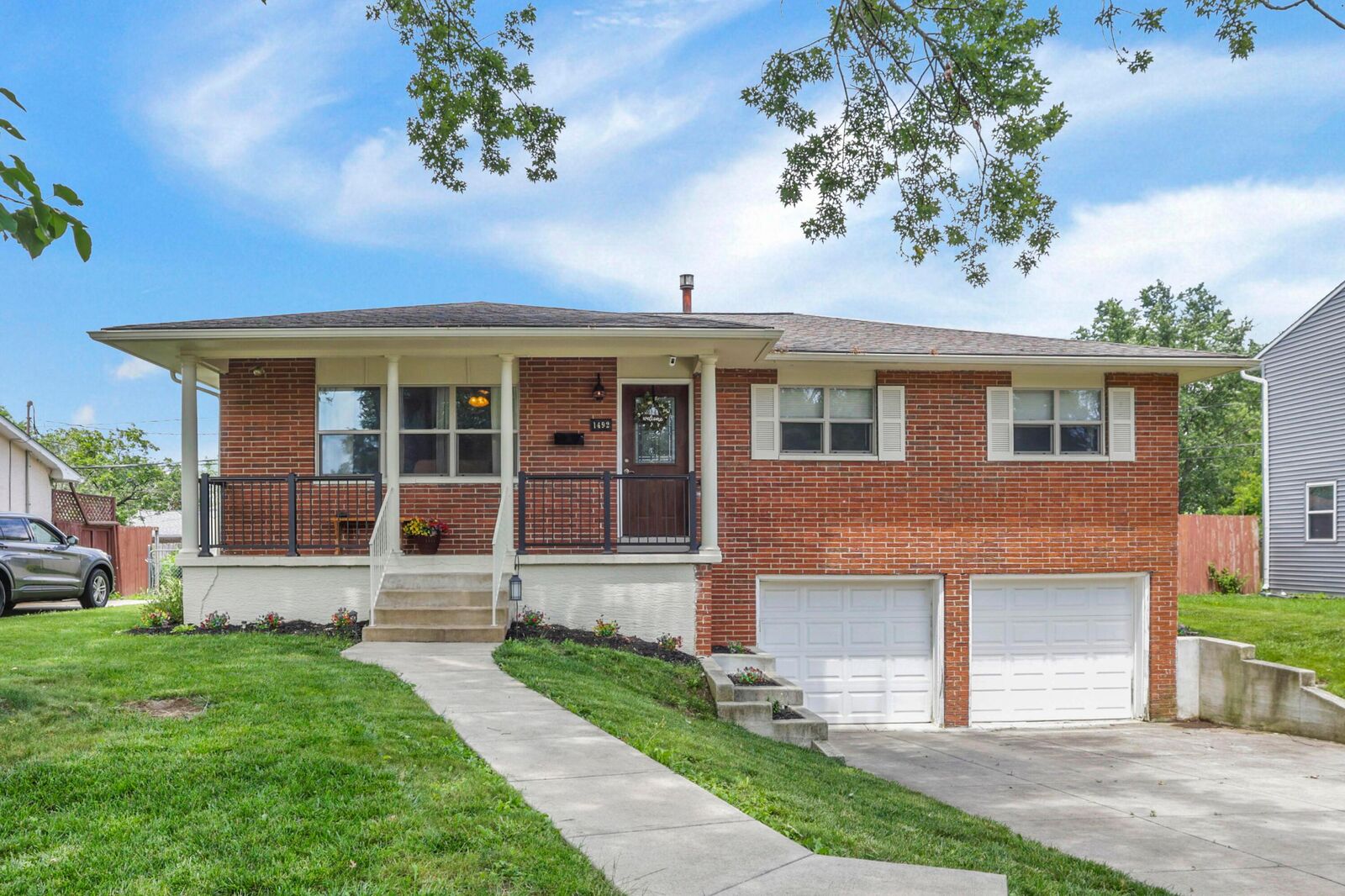 Property Photo:  1492 Cottonwood Drive  OH 43229 