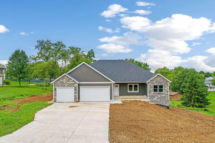 301 River Oaks Drive  Heath OH 43056 photo