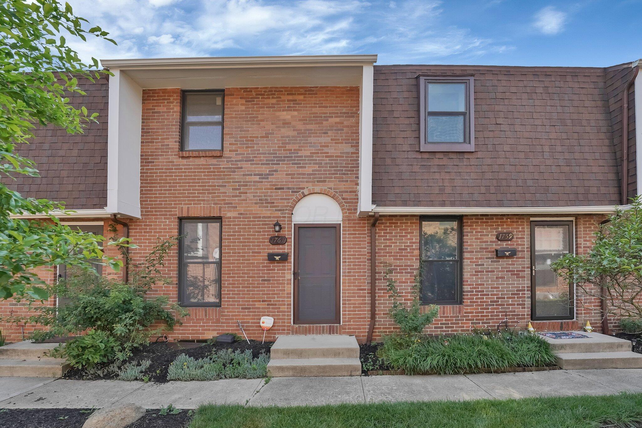 Property Photo: 1761 Willoway N Circle OH 43220