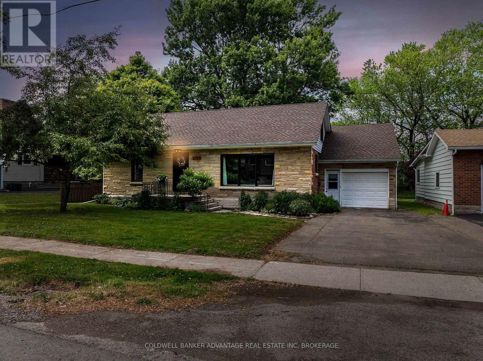 Photo de la propriété:  3754 Highland Drive  ON L0S 1N0 