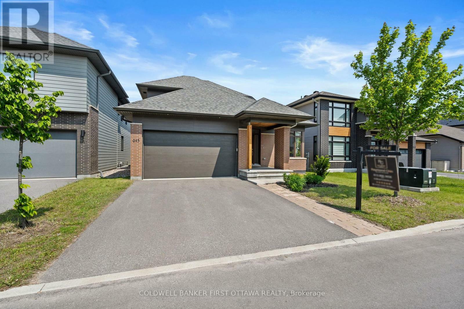 Property Photo: 945 Islington Way ON K1T 0T7