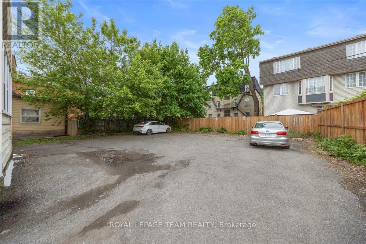 Property Photo:  479 Cooper Street  ON K1R 5H8 