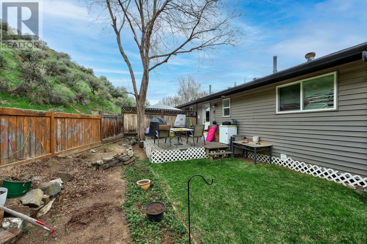 Photo de la propriété: 2090/2092 Westsyde Road BC V2B 7C2