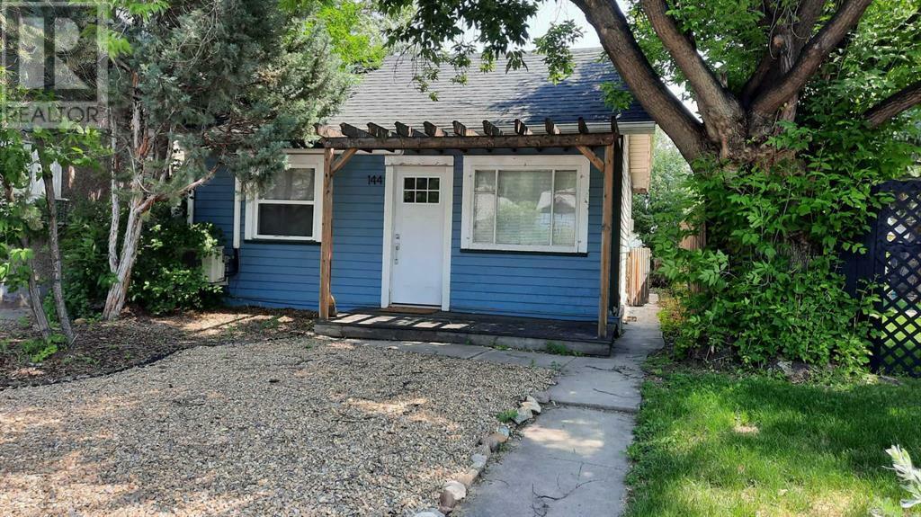 Property Photo: 144 2 Street West AB T0J 0Y4