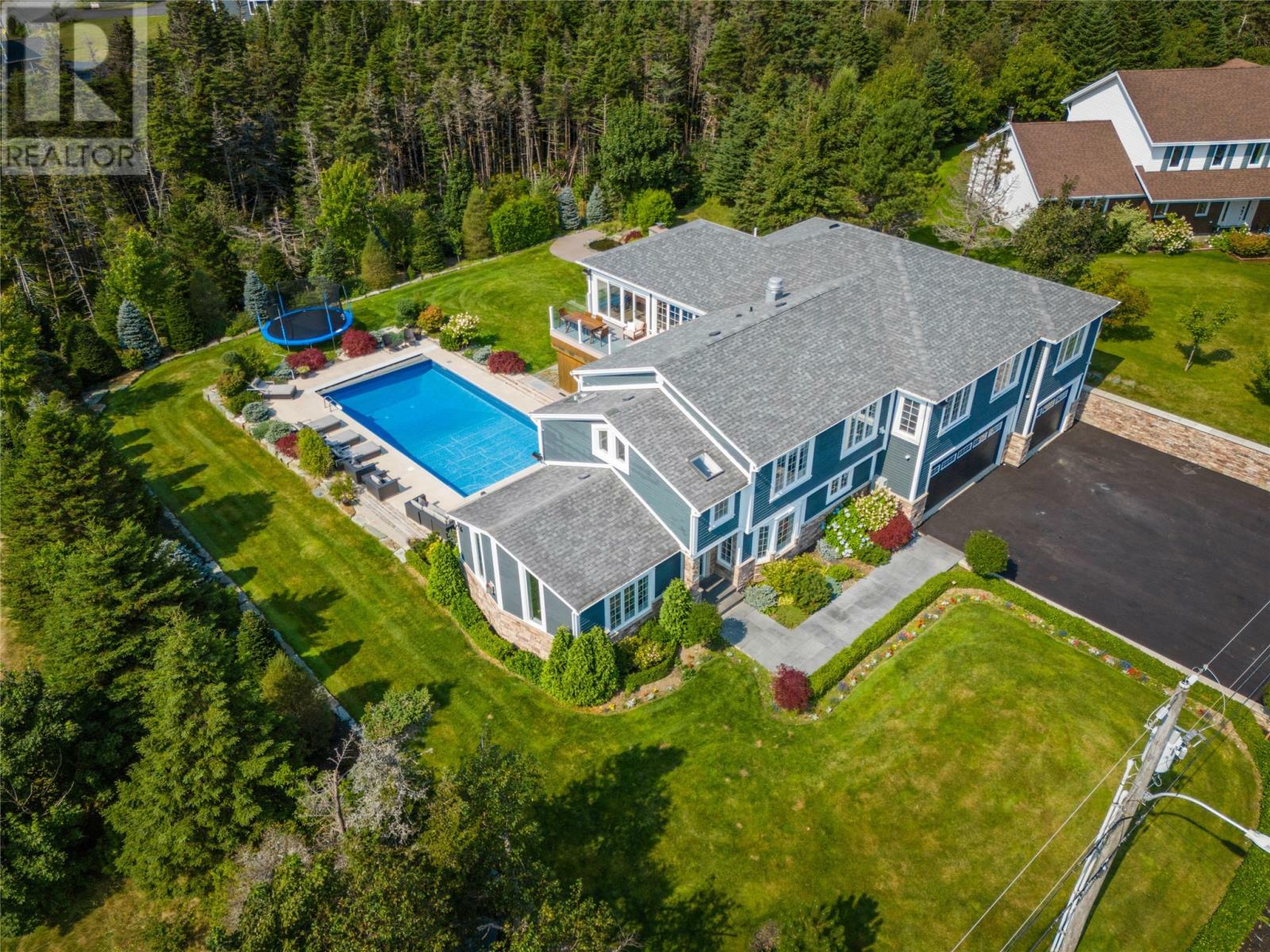 Photo de la propriété: 41 Pinehill Place NL A1L 1Y3