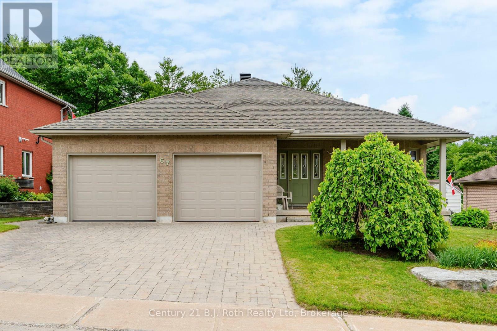 Photo de la propriété: 67 James Street ON L9M 2H8