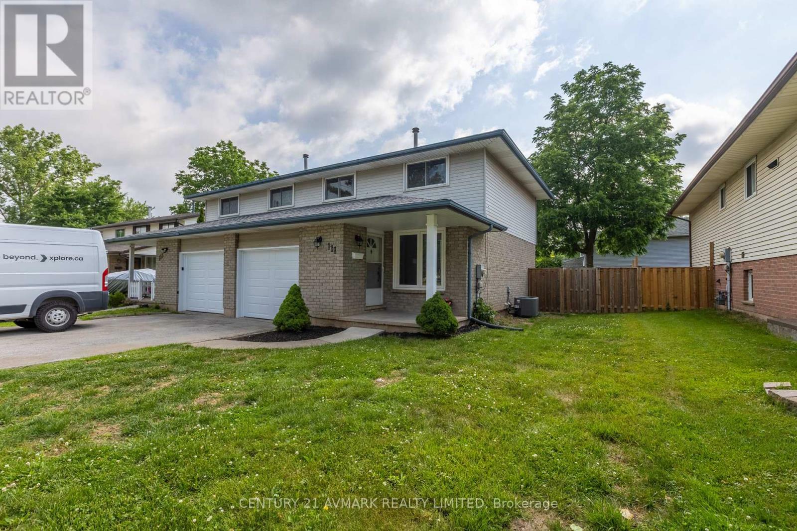 Photo de la propriété: 111 Northgate Drive ON L3C 5Y3