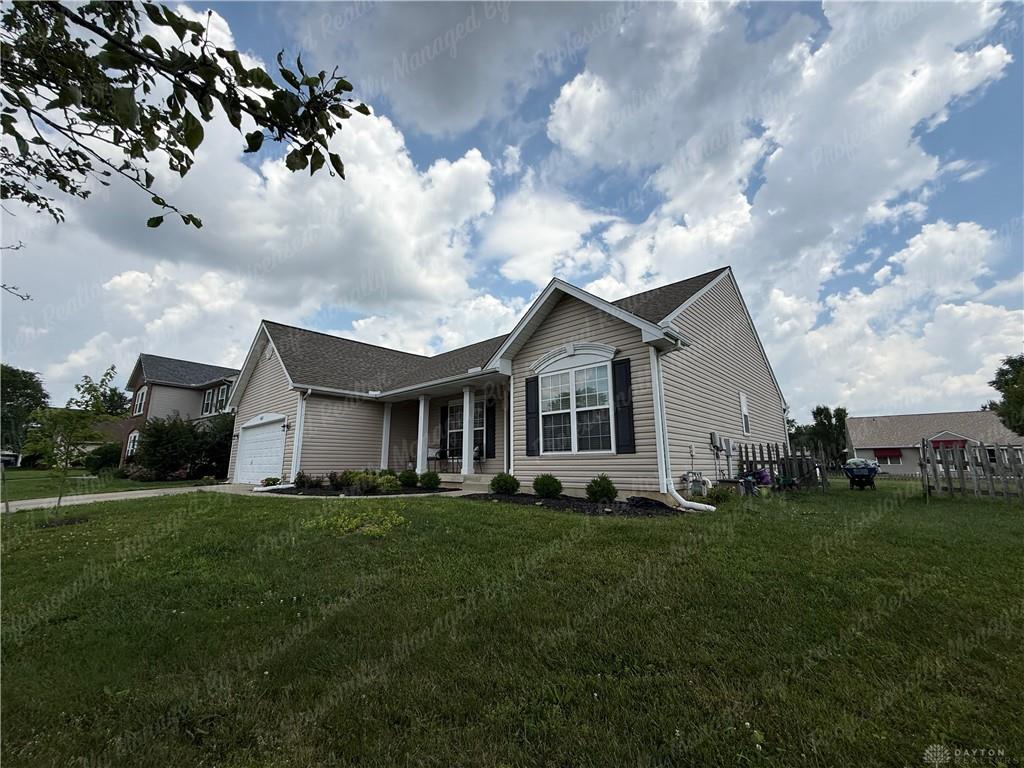 Property Photo:  1063 Glenhollow Court  OH 45324 