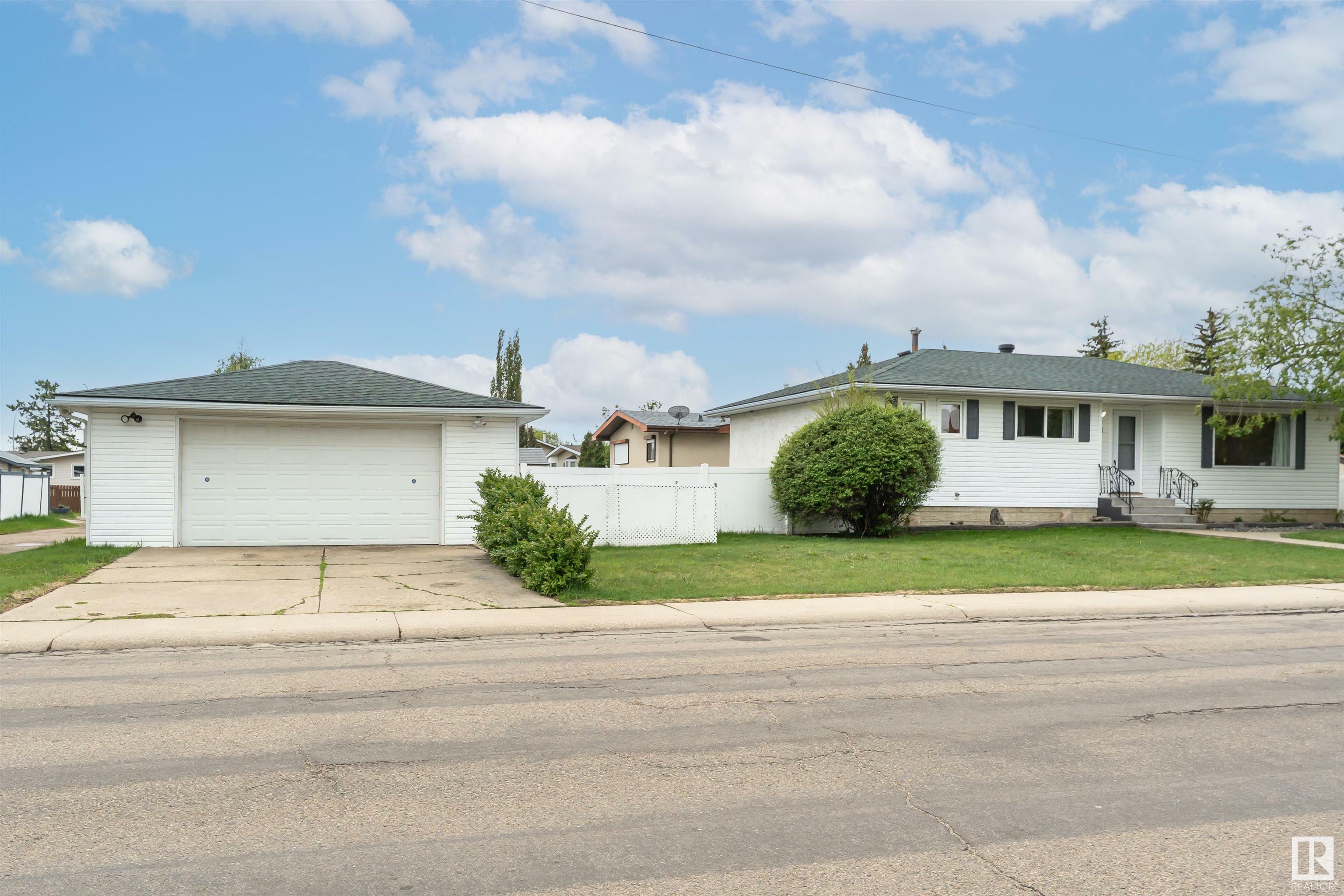 Property Photo: 7311 138 Avenue NW AB T5C 2L9