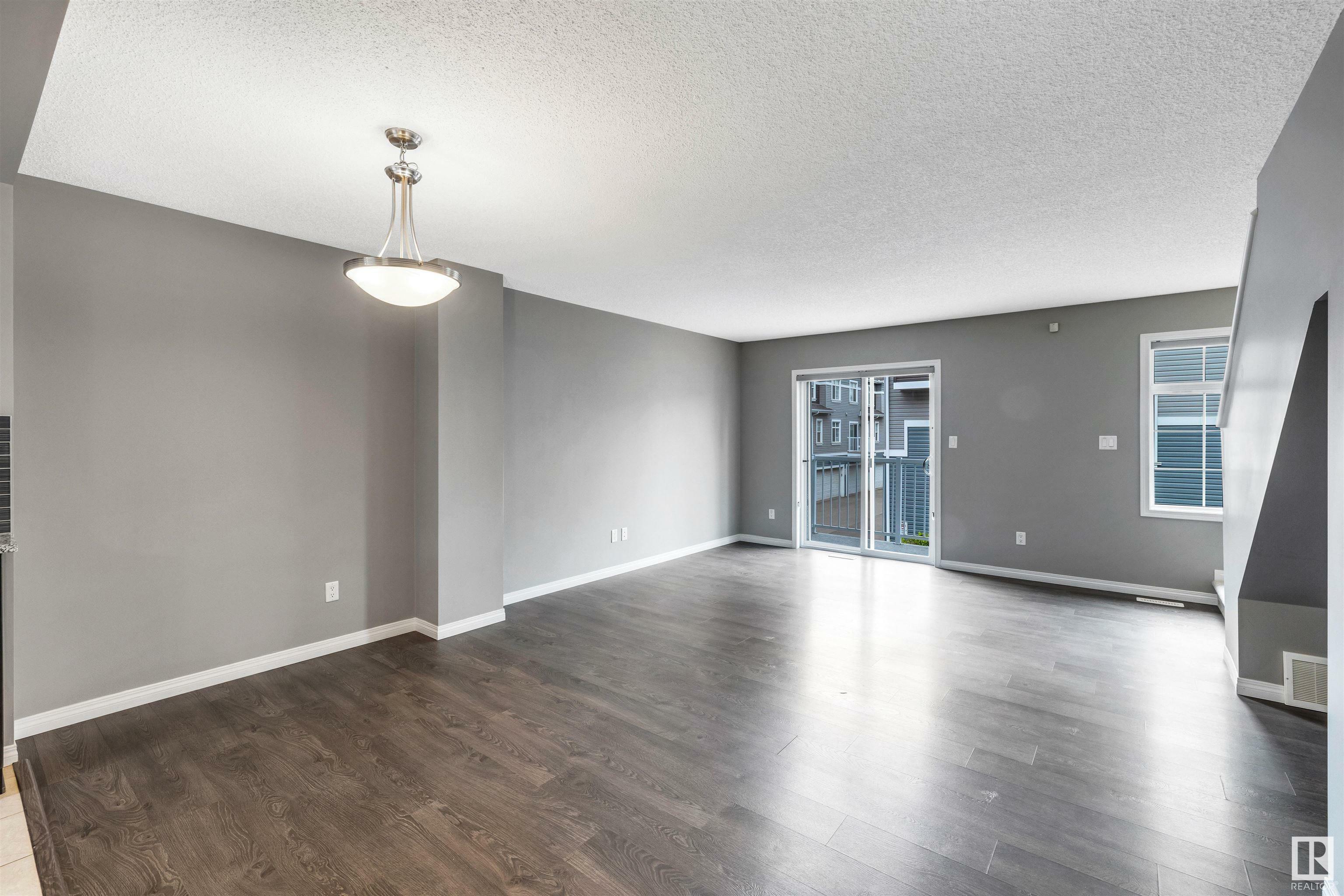 Photo de la propriété: 9151 Shaw Way SW 51 AB T6X 1W7