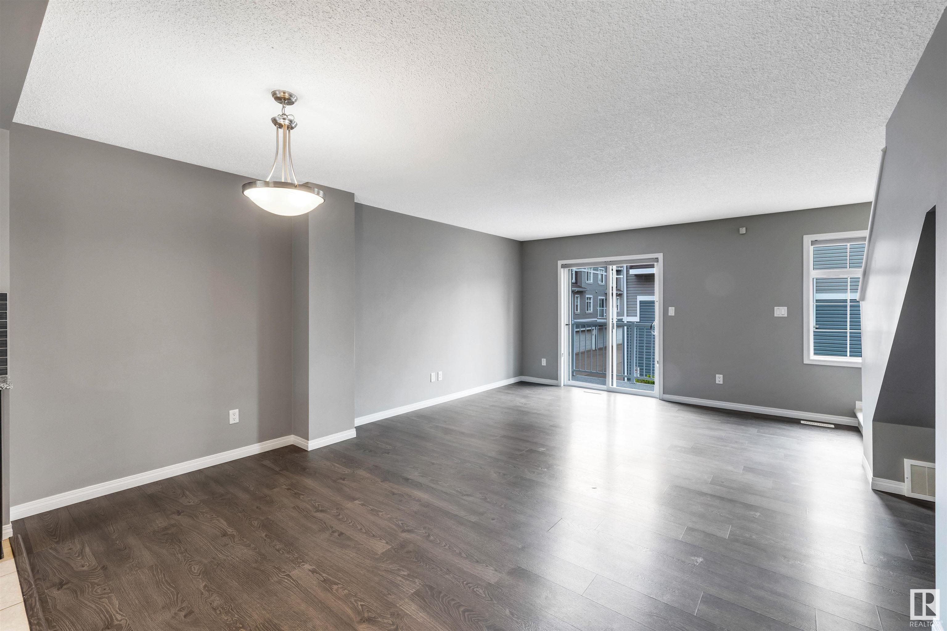 Photo de la propriété: 9151 Shaw Way SW 51 AB T6X 1W7