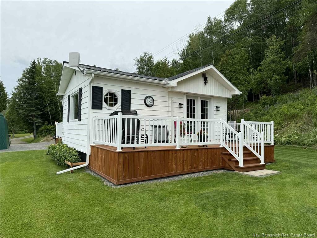 Property Photo: 10 Riverview Heights Lane NB E7L 2B8