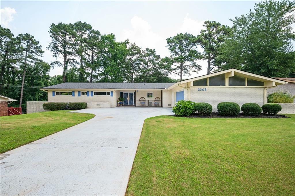 Property Photo: 2302 Springside Way GA 30032