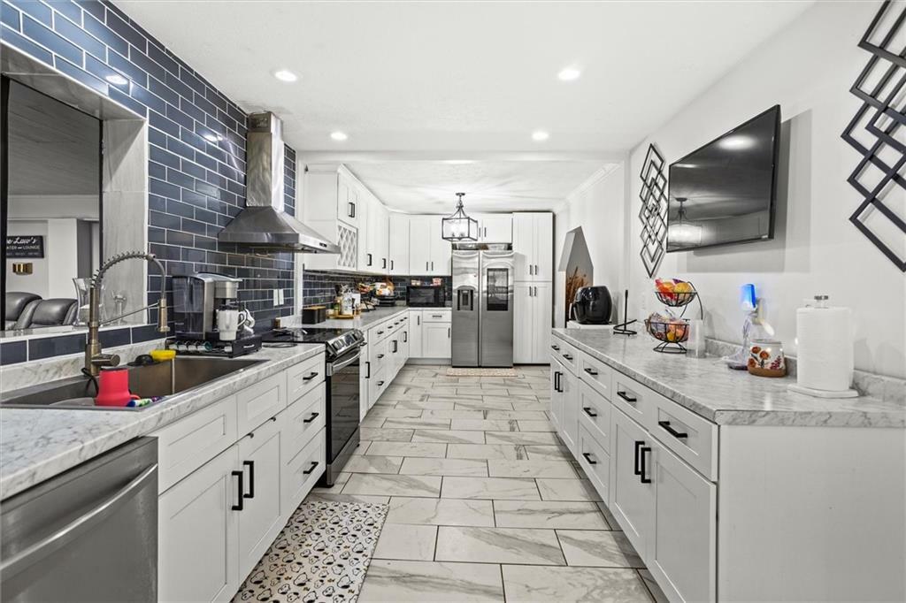 Property Photo: 4648 Danna Drive GA 30106