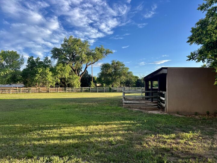 Property Photo: 715 El Alhambra Circle NW NM 87107