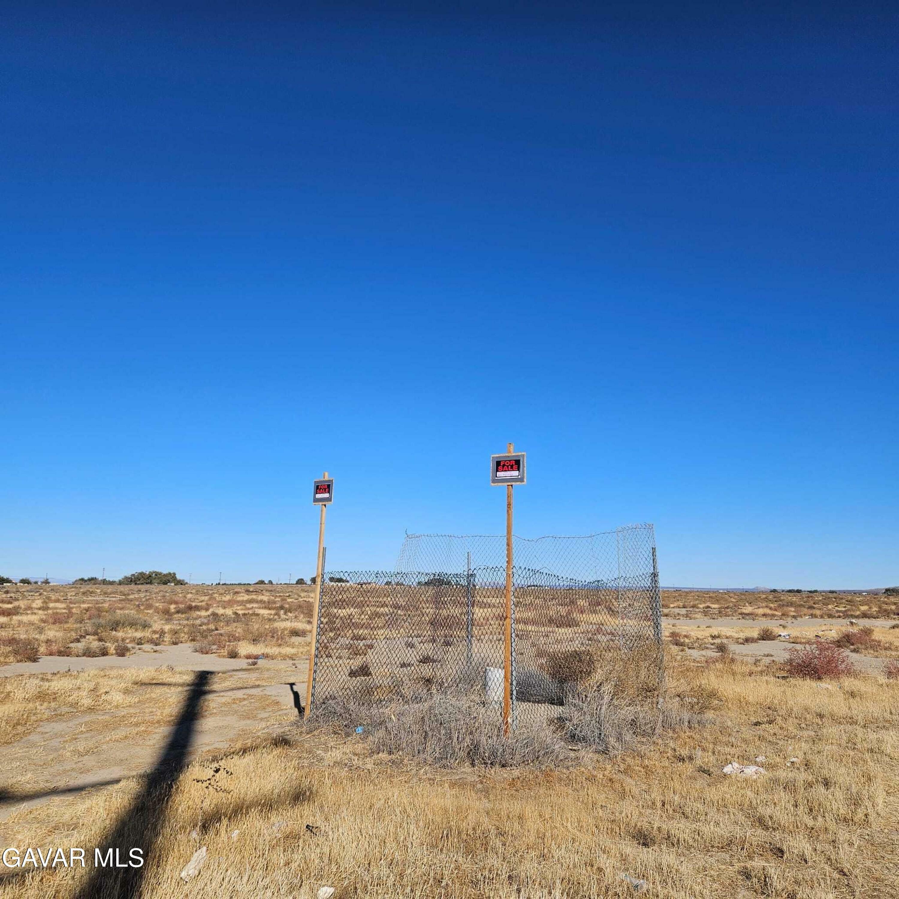 Property Photo:  Cor 90 Ste Pav Ave E5 N  CA 93535 