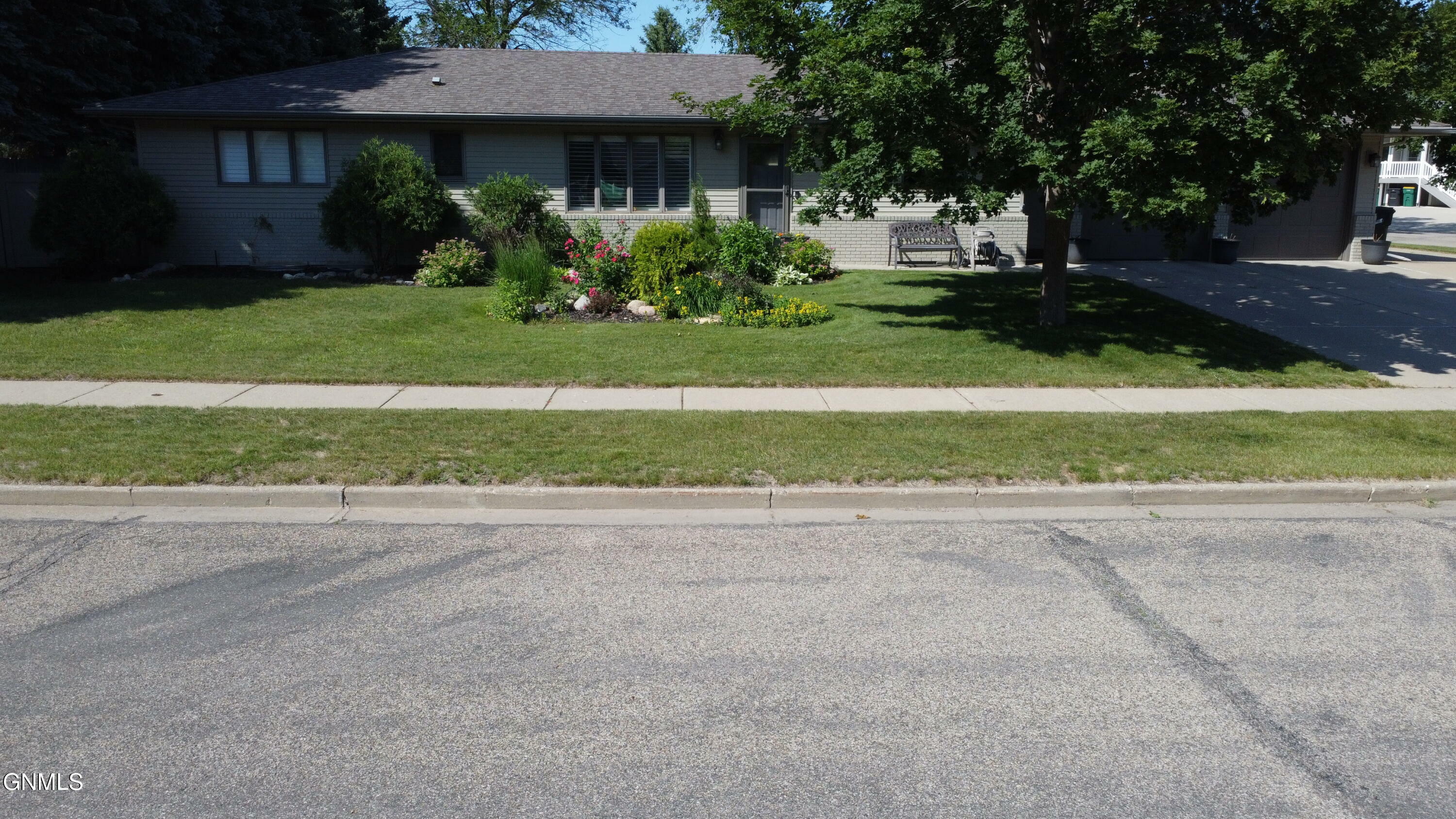 1902 Grandview Lane  Bismarck ND 58503 photo