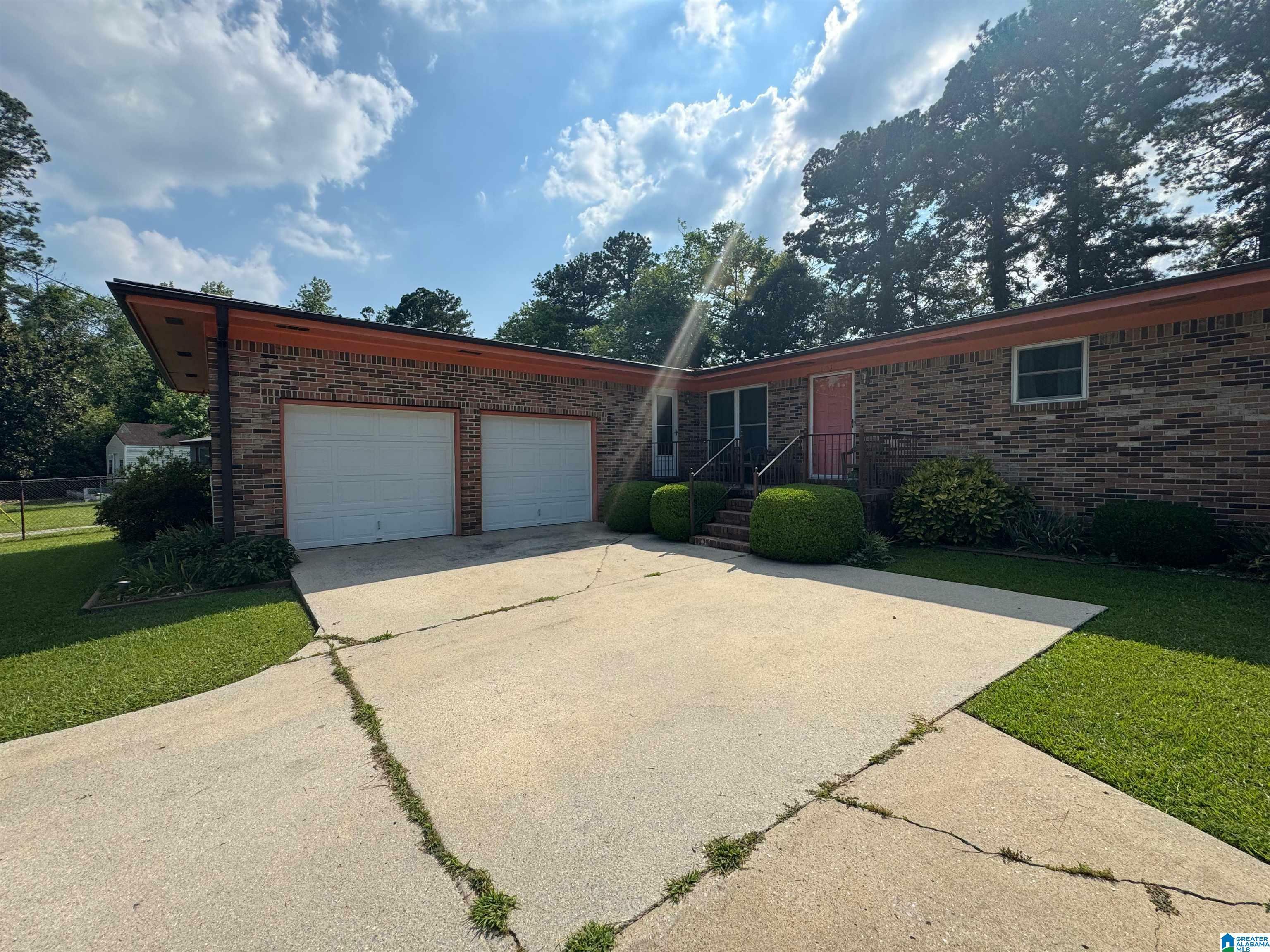 Property Photo: 201 Tuskegee Circle AL 35903