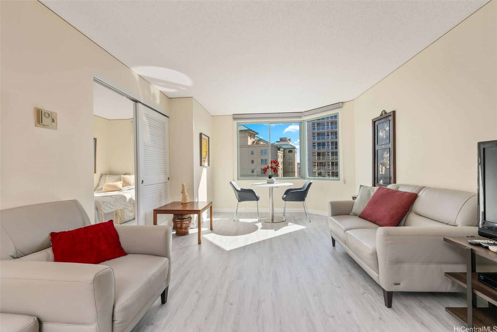 1314 Kalakaua Avenue 1407  Honolulu HI 96826 photo
