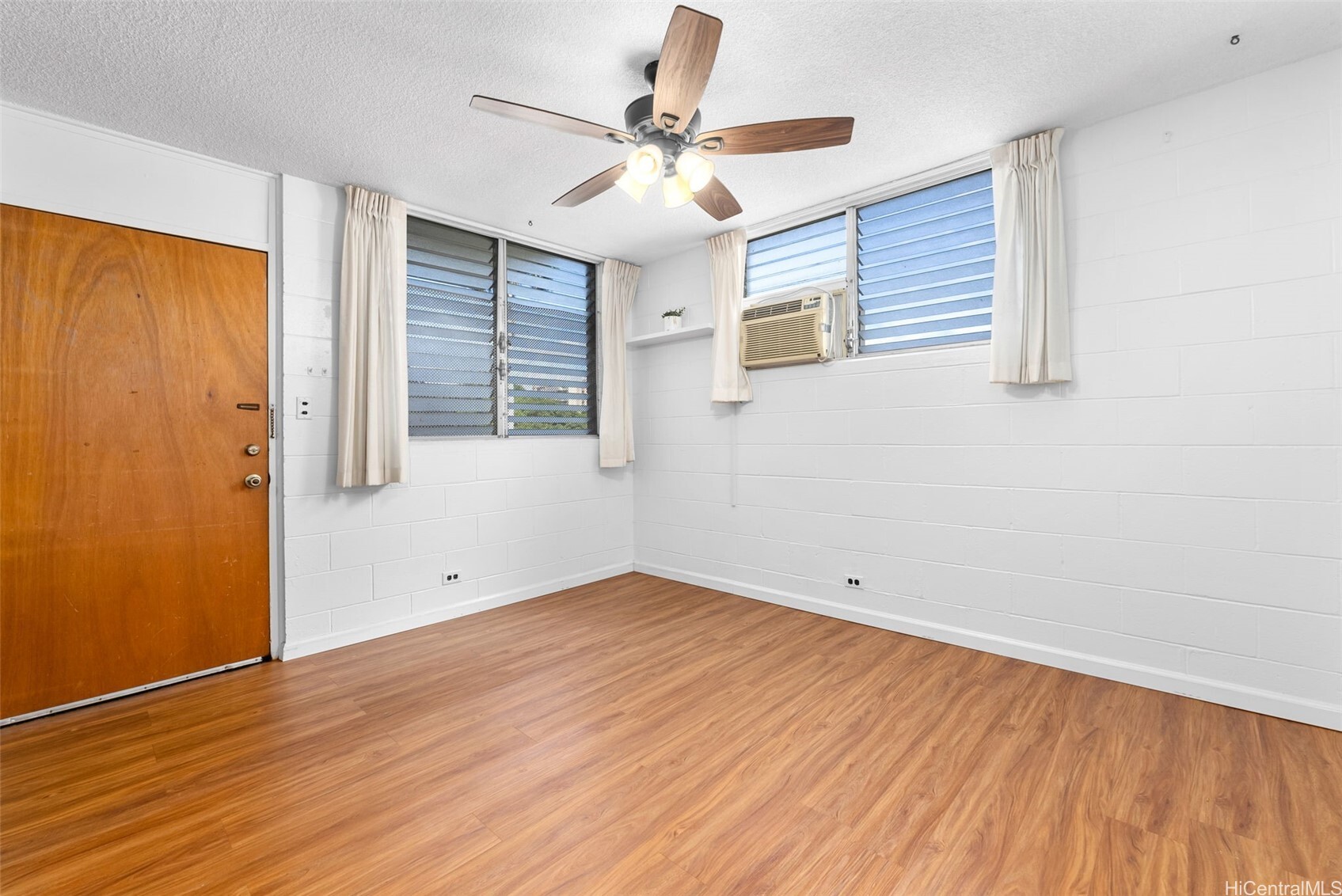 Property Photo: 1210 Wilder Avenue 305 HI 96822