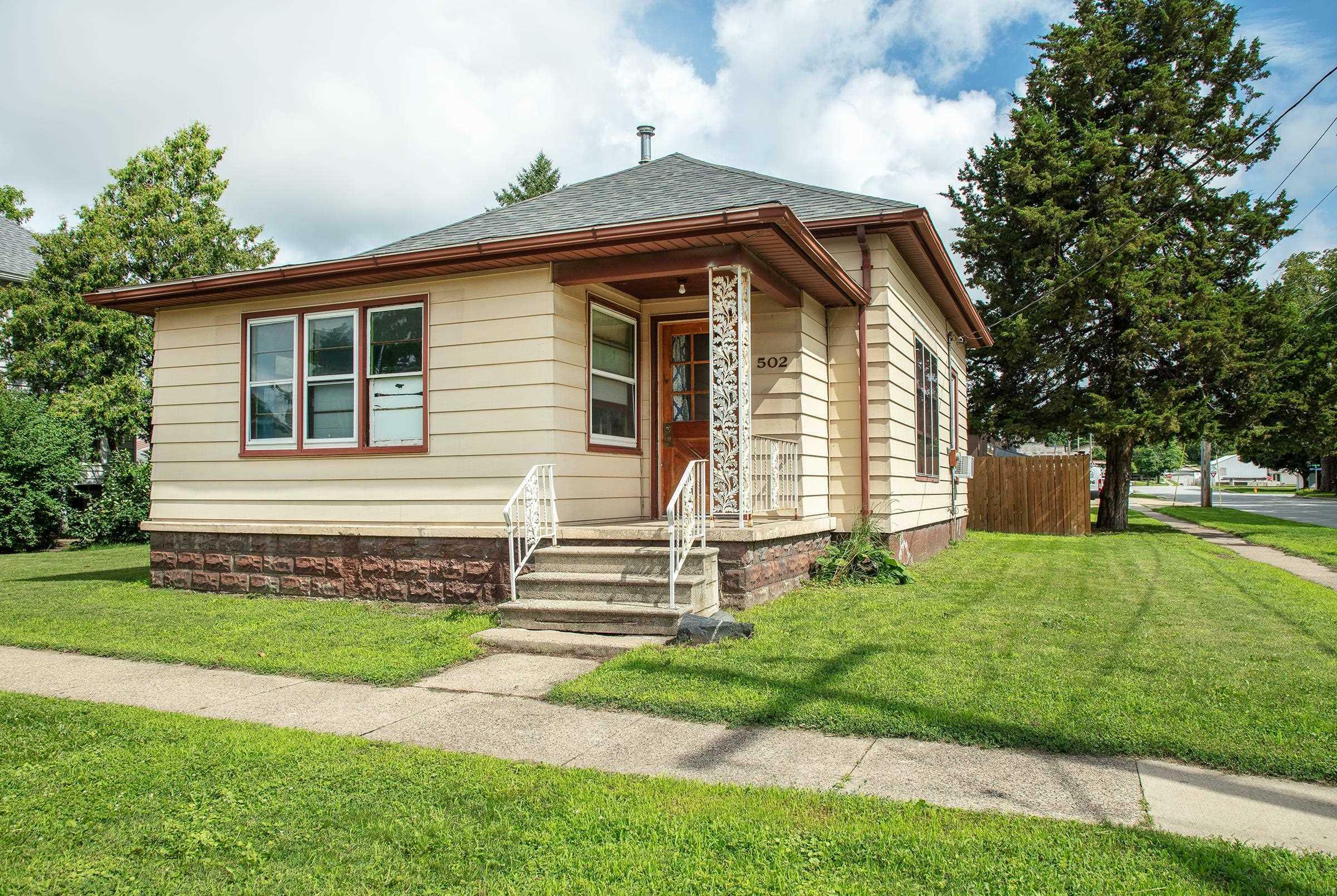 Property Photo: 502 NW 5th Avenue IA 50677