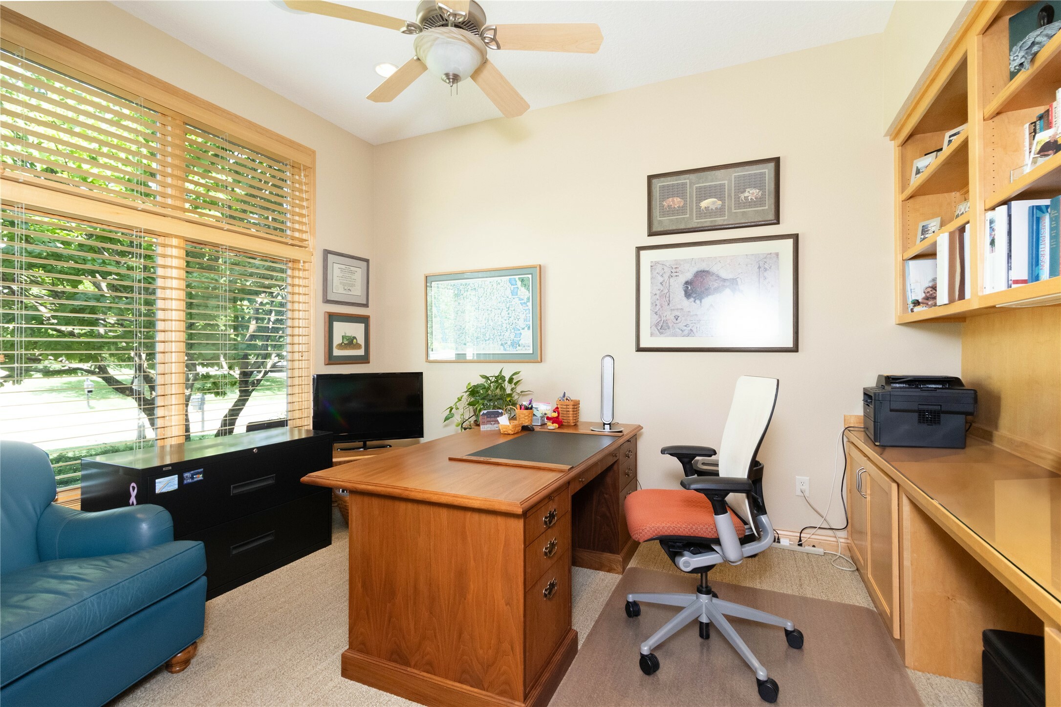 Property Photo: 862 Glen Oaks Terrace IA 50266