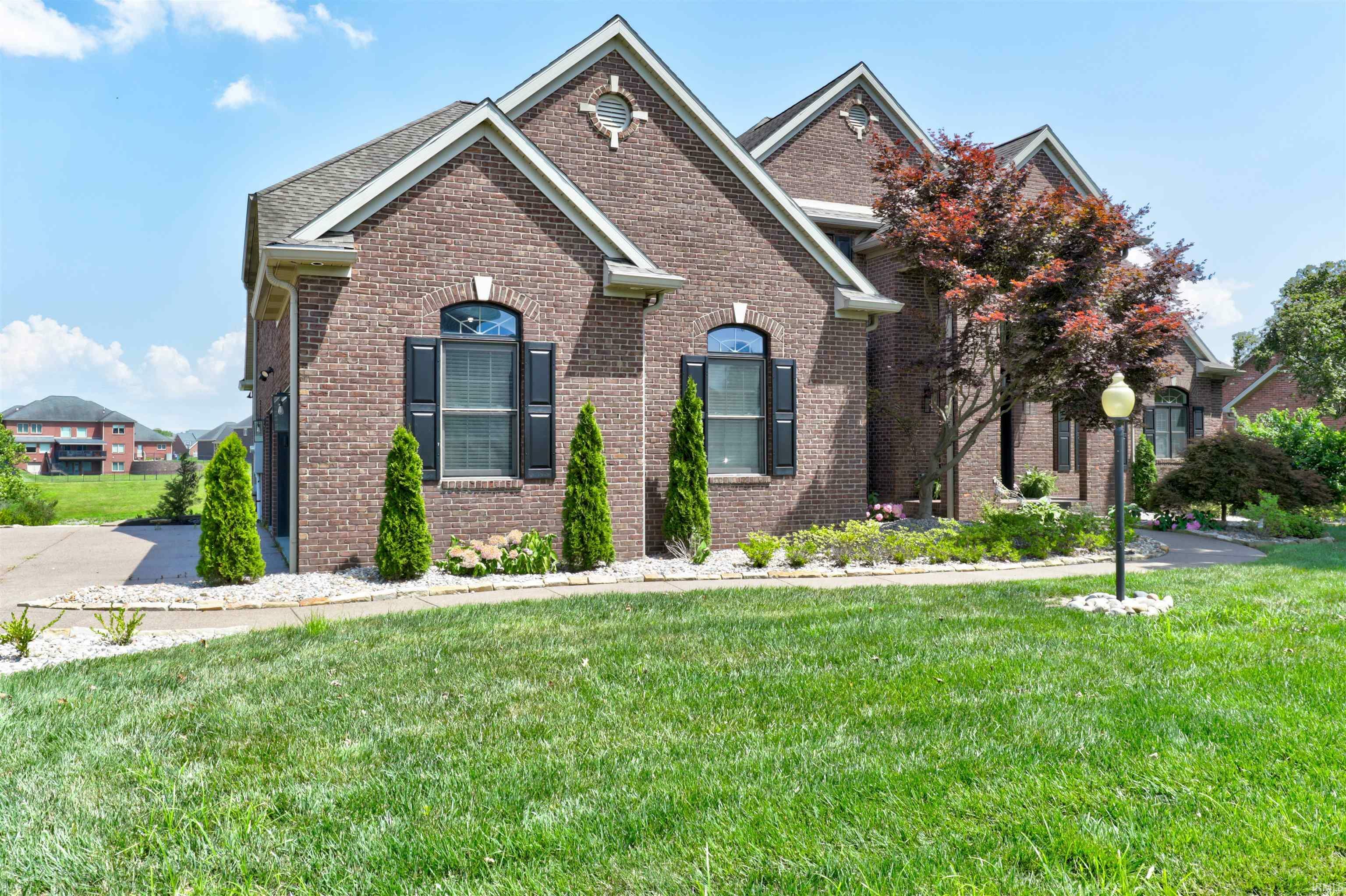 Property Photo: 2122 Lakes Edge Drive IN 47630