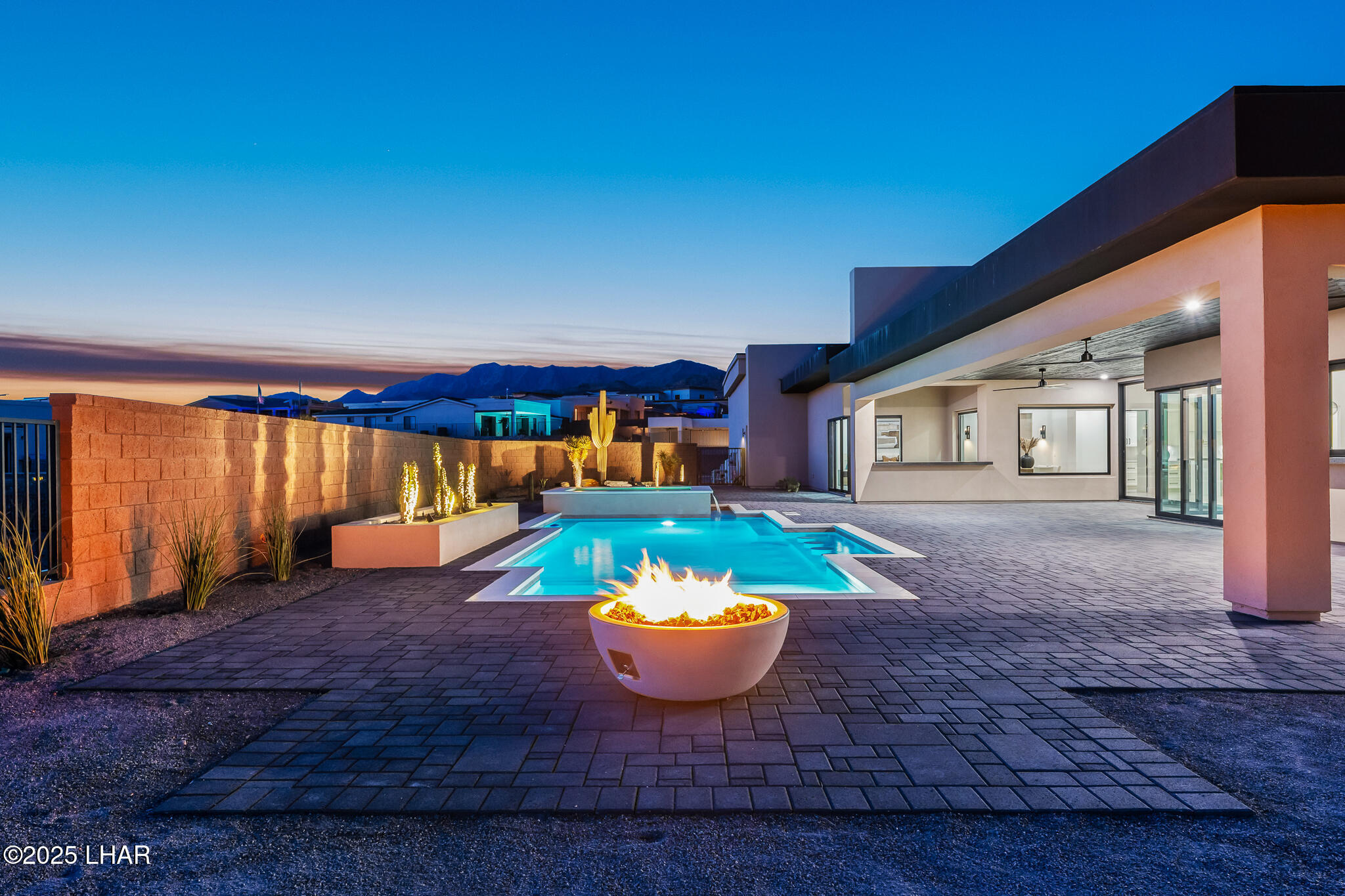 Property Photo:  6270 Avienda De Las Colinas  AZ 86406 