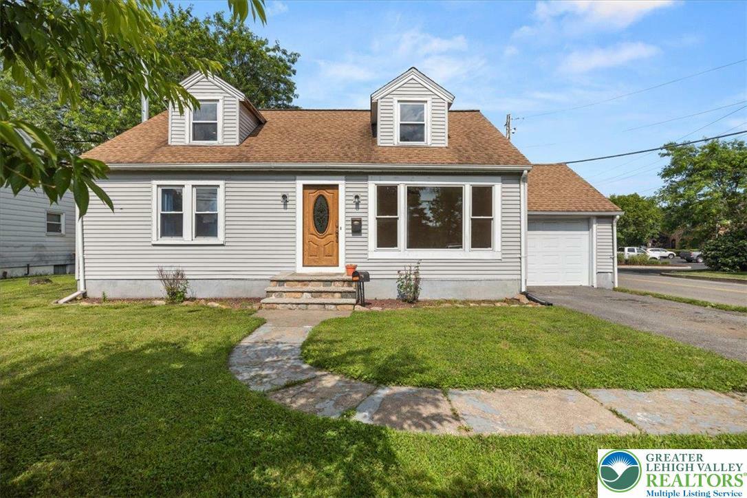 Property Photo: 938 Chipperfield Drive PA 18360