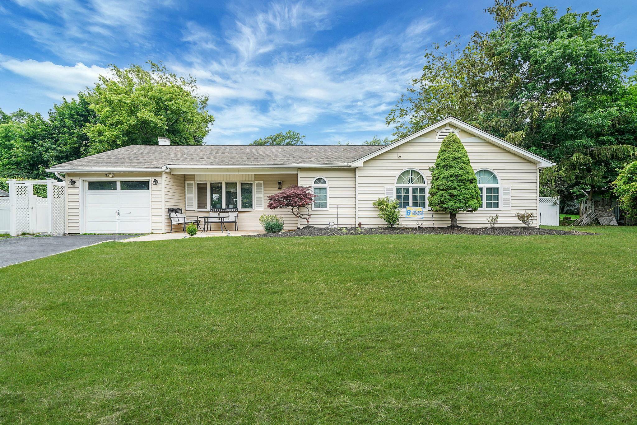 Property Photo:  41 Linda Street  NY 11776 