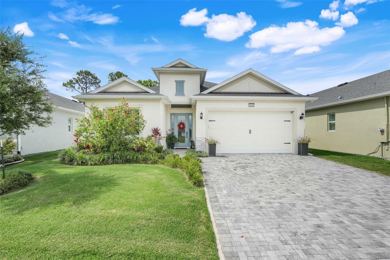 Property Photo: 1990 Wallingford Loop FL 32757