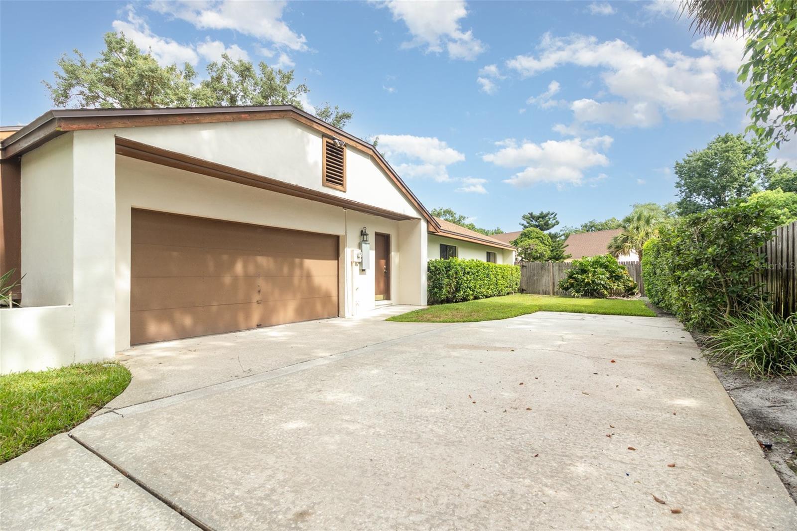 Property Photo:  1424 Mt Laurel Drive  FL 32708 