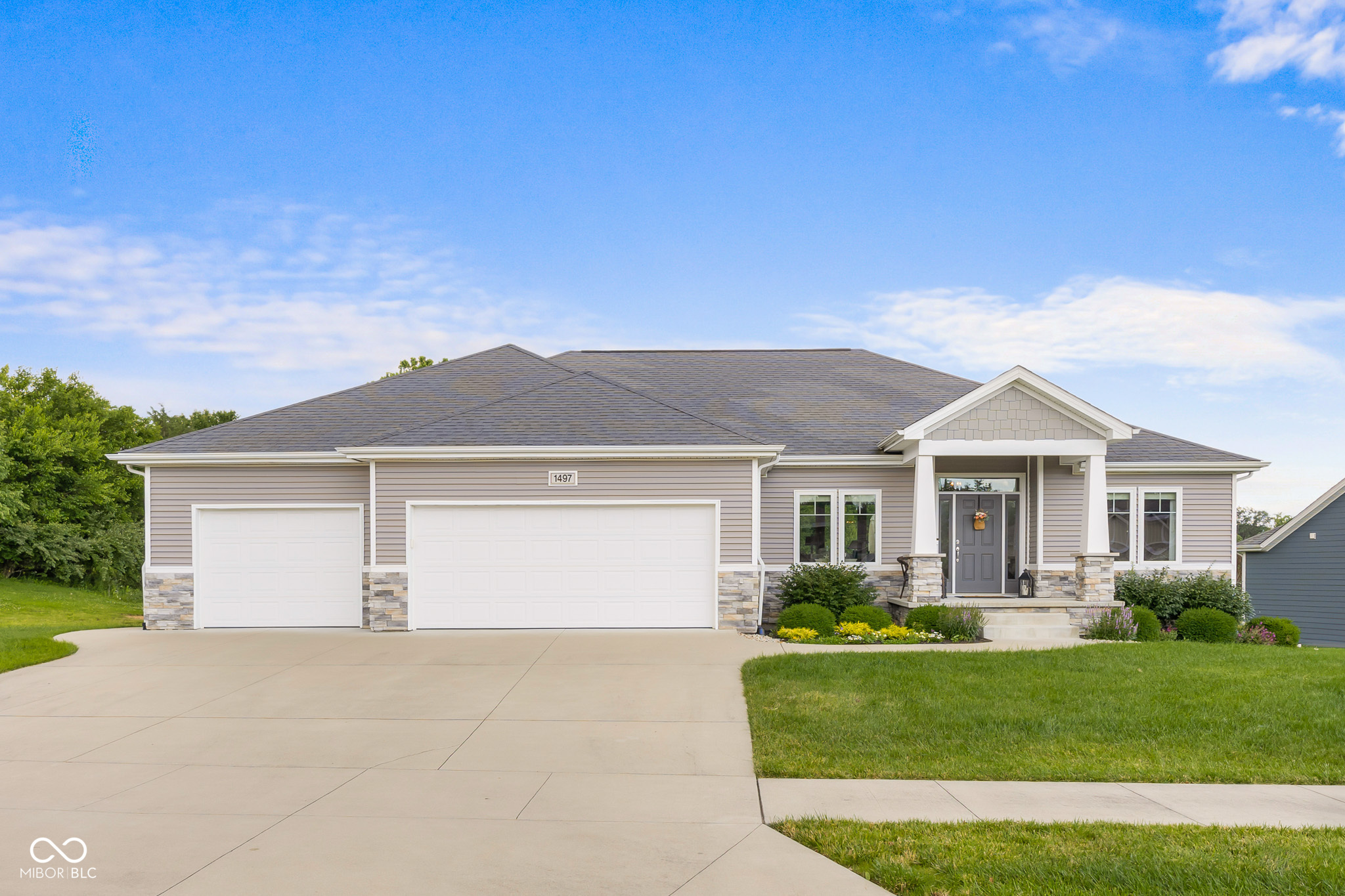 1497 Maple Ridge Court  Columbus IN 47201 photo