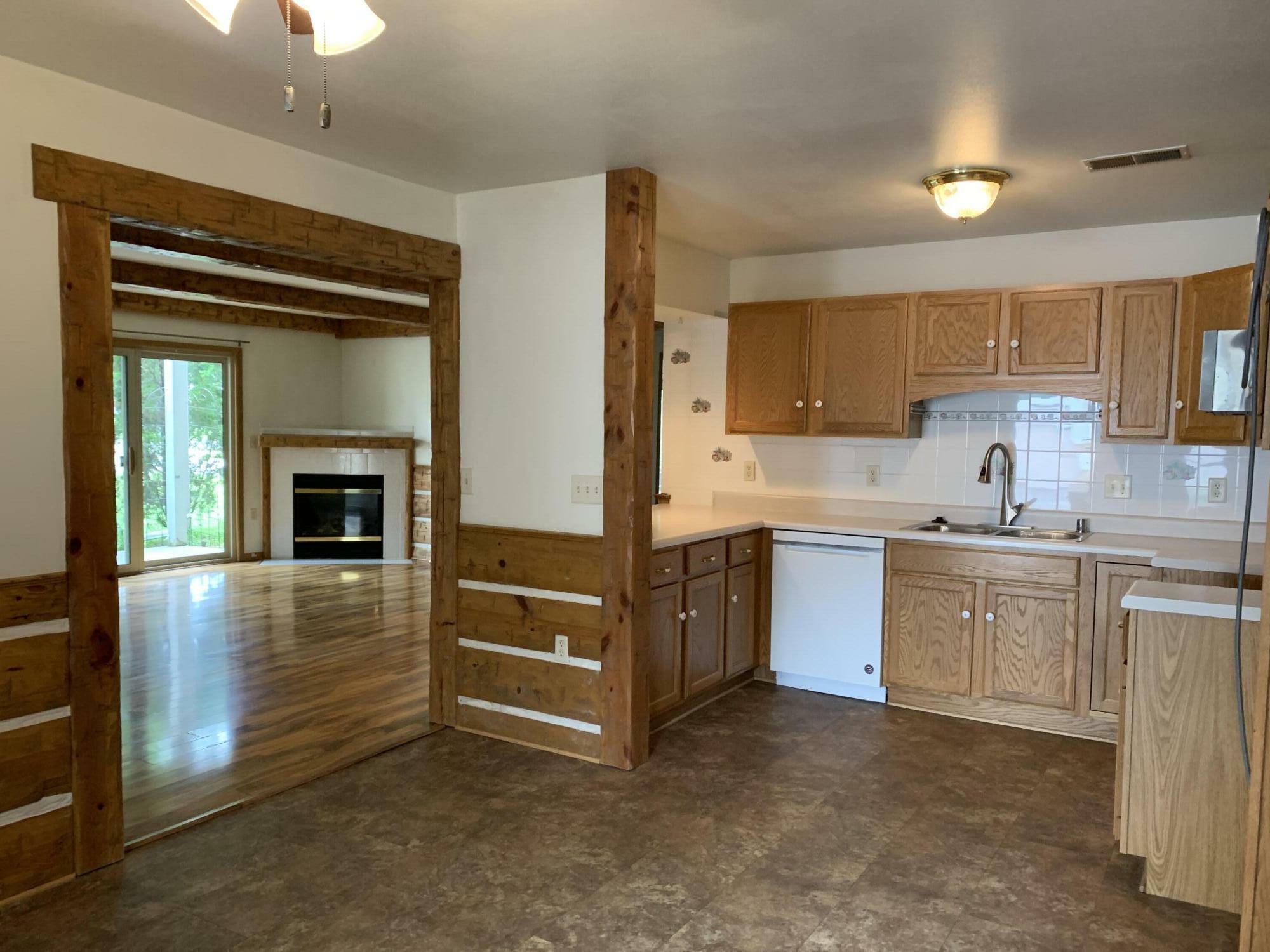 Property Photo: 976 Roseland Dr 2 WI 53040