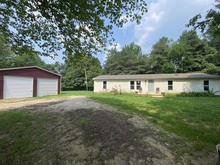 6317 E 76th Street  Newaygo MI 49337 photo