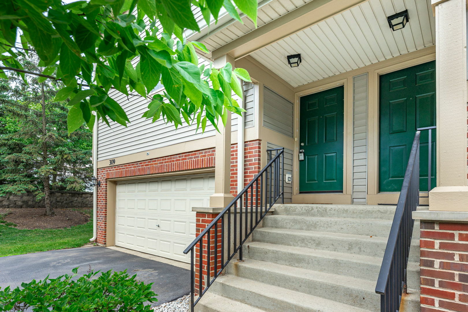 Property Photo: 309 Monarch Drive 26S IL 60107