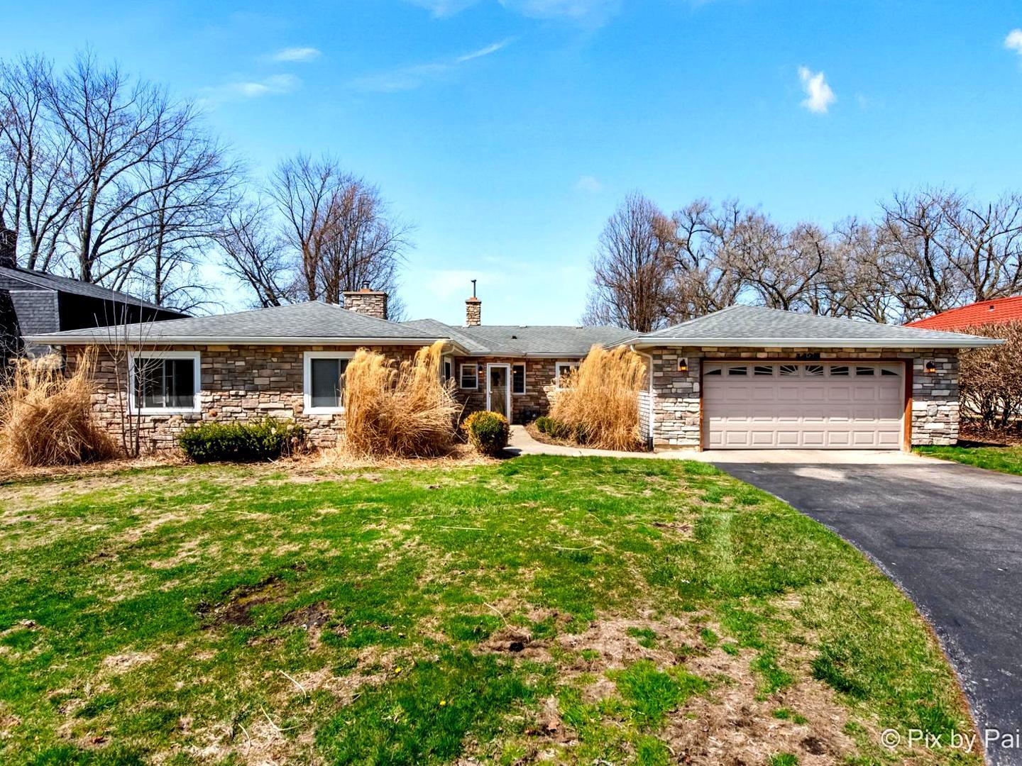 Property Photo: 1425 N River Road IL 60051