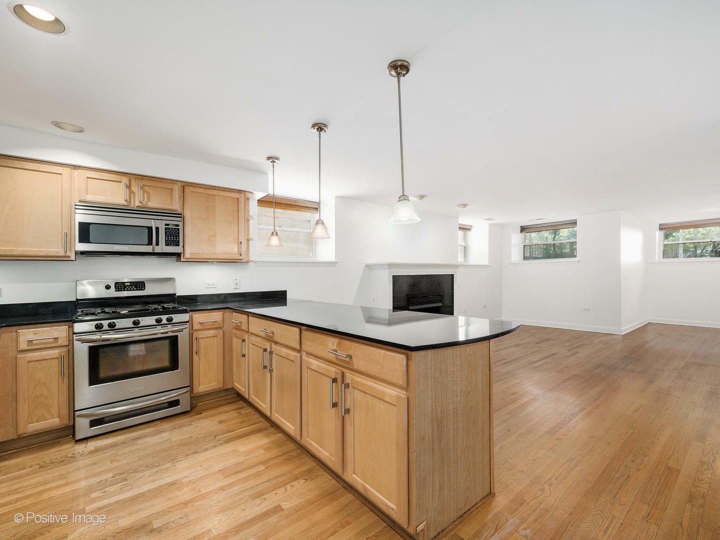 Property Photo: 4411 N Beacon Street G IL 60640