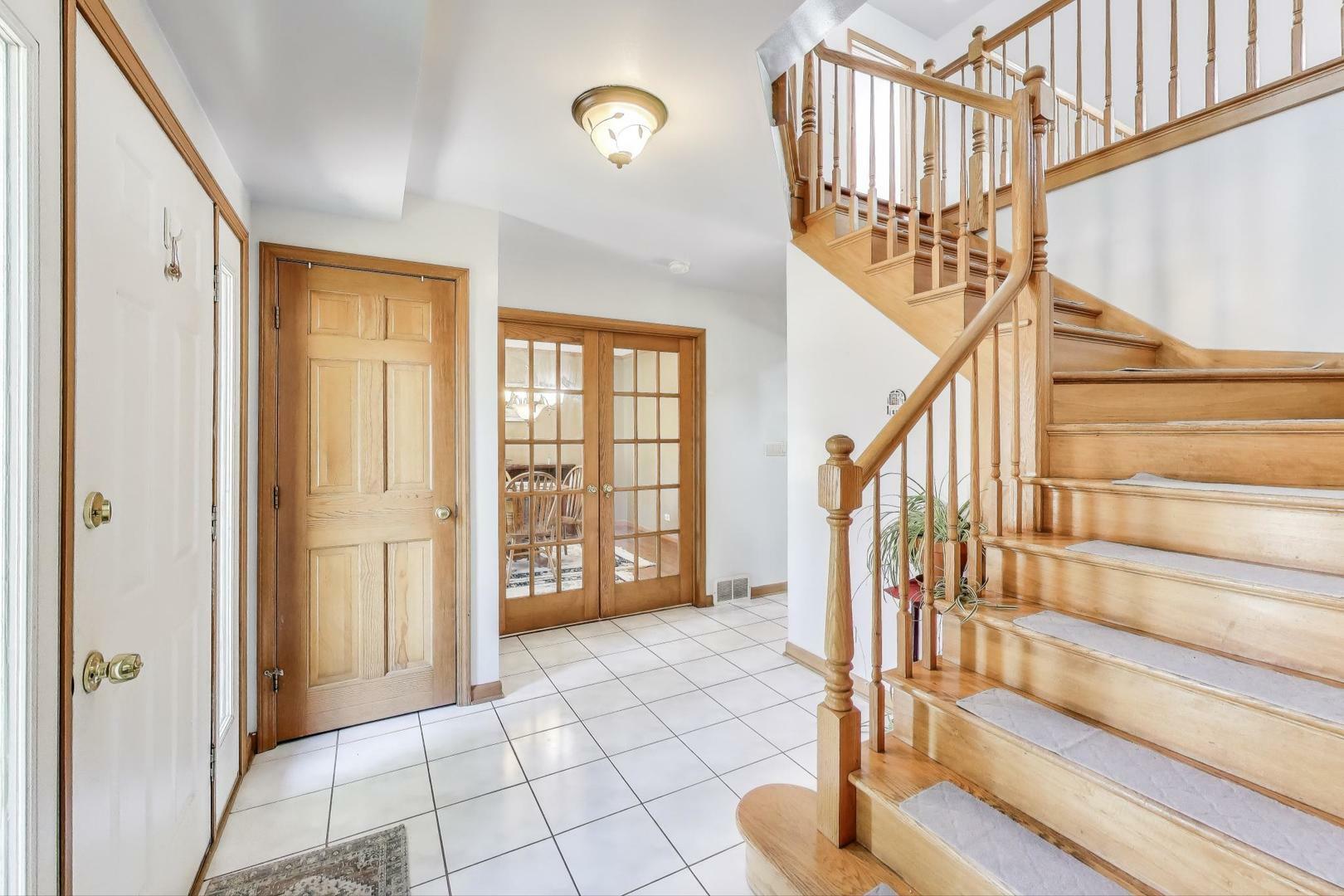 Property Photo:  475 Waubonsee Circle Court  IL 60543 